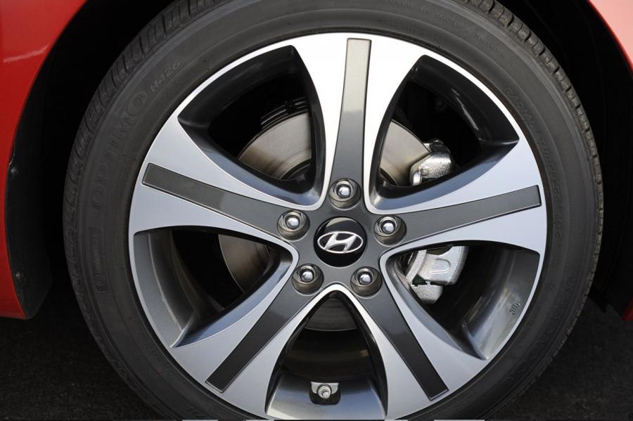  Hyundai Elantra 2014 года  (фото 14 из 39)